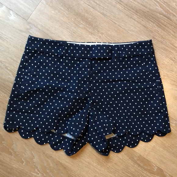 J Crew Polka Dot Scalloped Hem shorts 4” size 2 - Picture 3 of 7